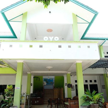Oyo 2186 Esbe Hotel Syariah Tanjung Pandan Exteriör bild