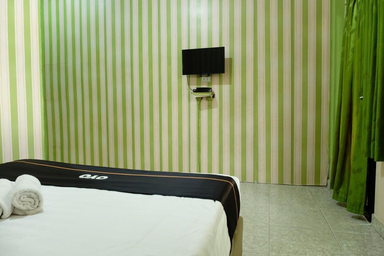 Oyo 2186 Esbe Hotel Syariah Tanjung Pandan Exteriör bild