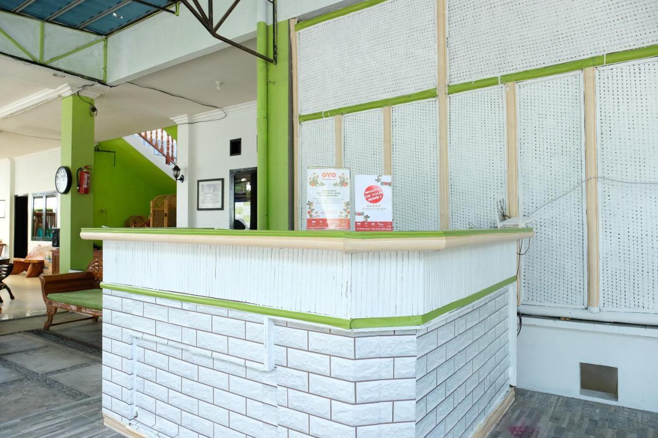 Oyo 2186 Esbe Hotel Syariah Tanjung Pandan Exteriör bild