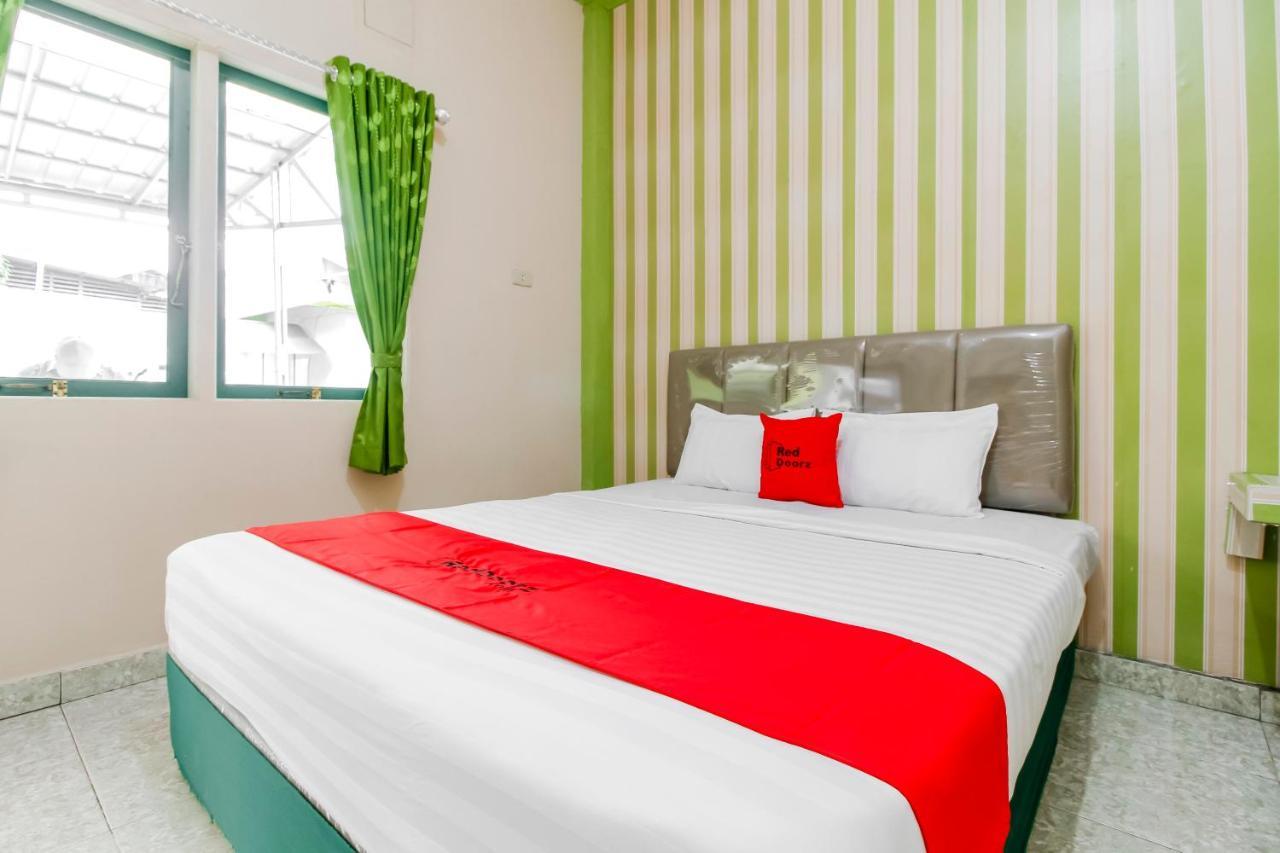 Oyo 2186 Esbe Hotel Syariah Tanjung Pandan Exteriör bild