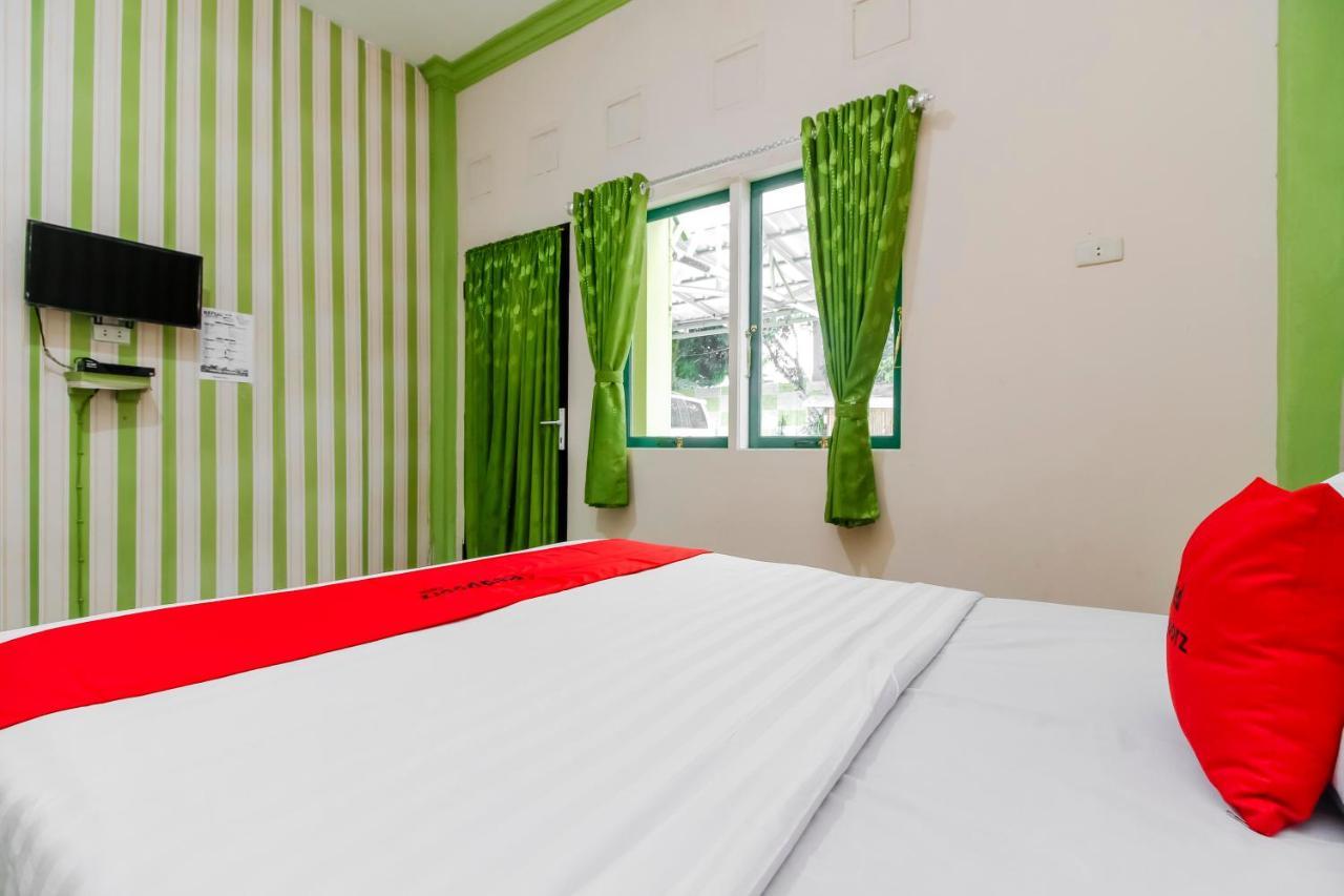 Oyo 2186 Esbe Hotel Syariah Tanjung Pandan Exteriör bild