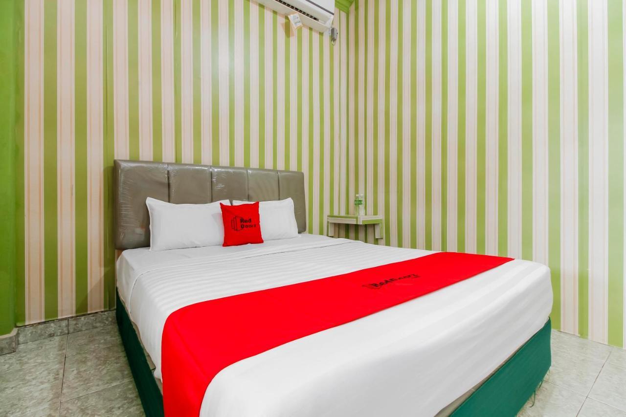 Oyo 2186 Esbe Hotel Syariah Tanjung Pandan Exteriör bild