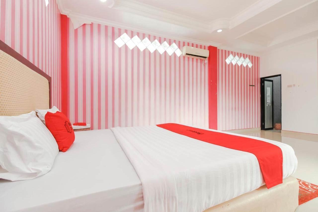 Oyo 2186 Esbe Hotel Syariah Tanjung Pandan Exteriör bild