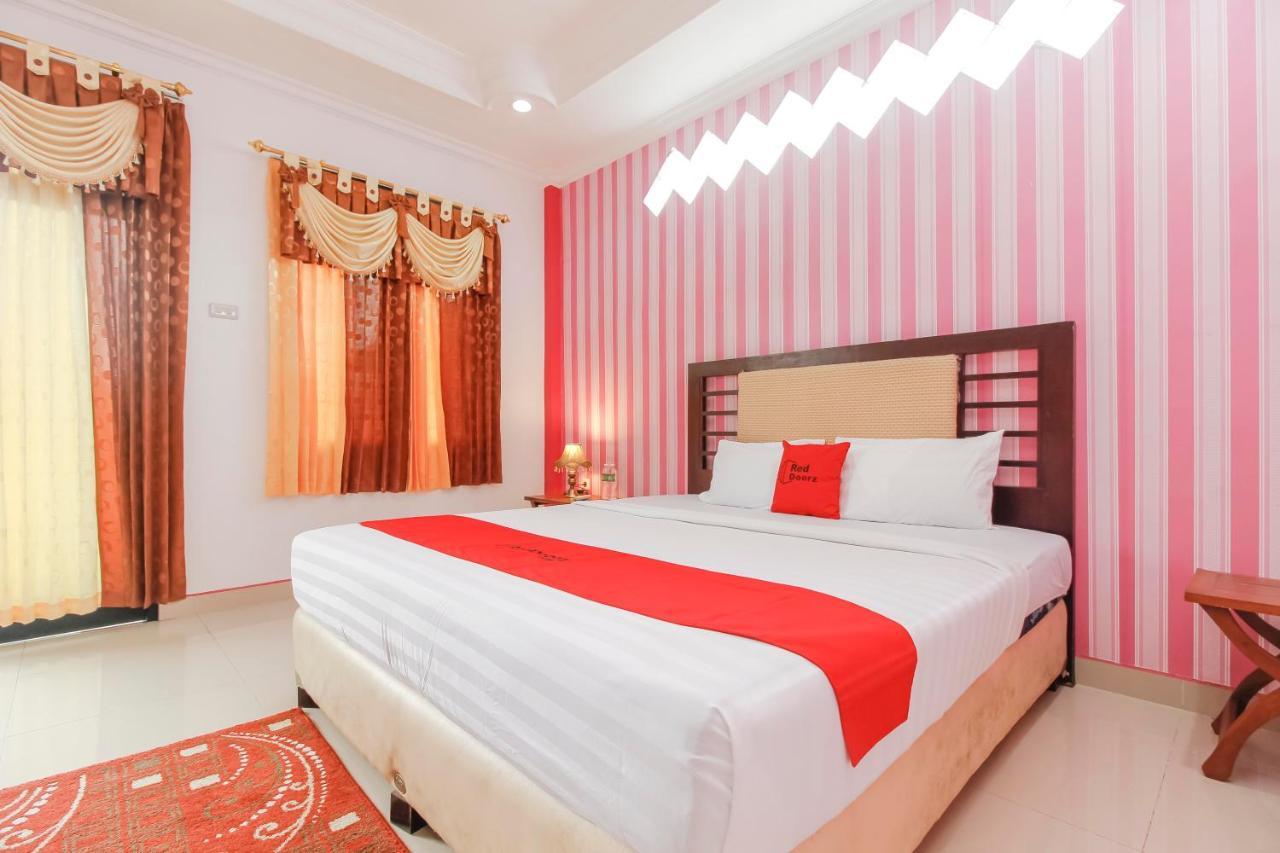 Oyo 2186 Esbe Hotel Syariah Tanjung Pandan Exteriör bild