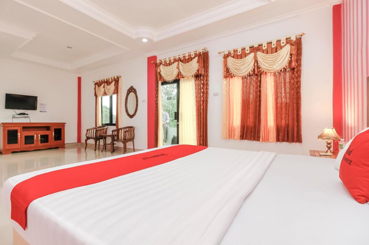 Oyo 2186 Esbe Hotel Syariah Tanjung Pandan Exteriör bild