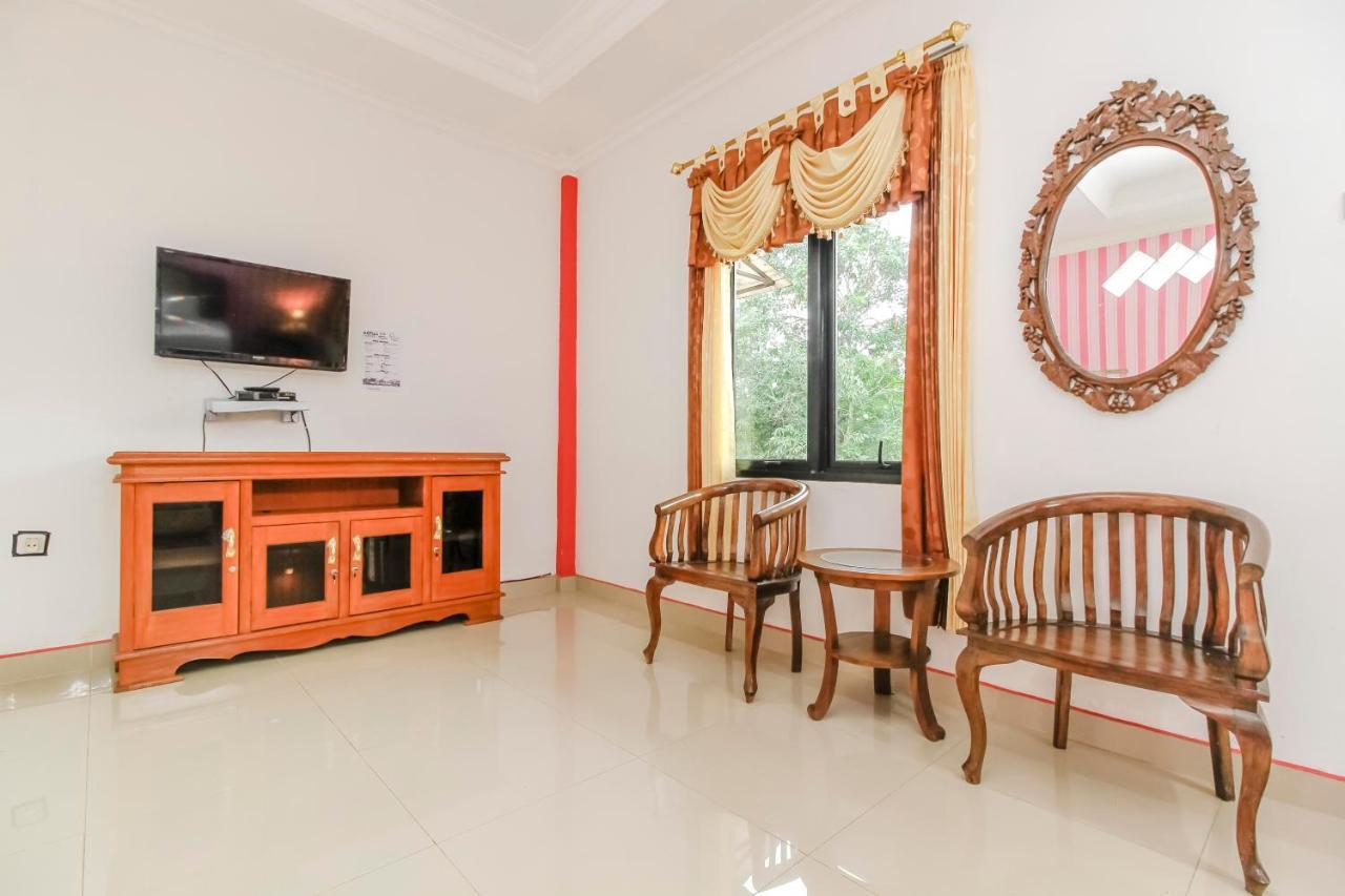 Oyo 2186 Esbe Hotel Syariah Tanjung Pandan Exteriör bild