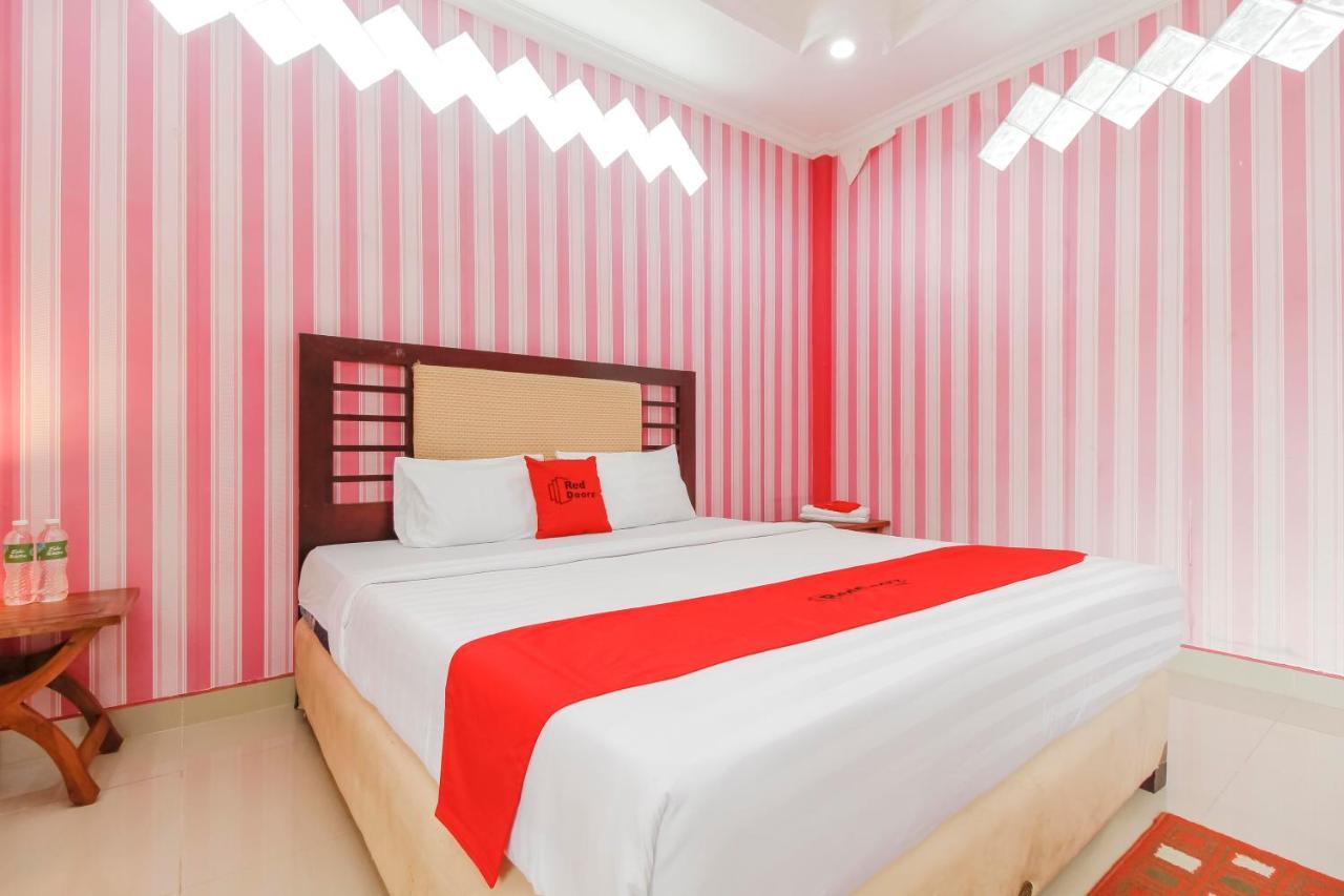 Oyo 2186 Esbe Hotel Syariah Tanjung Pandan Exteriör bild