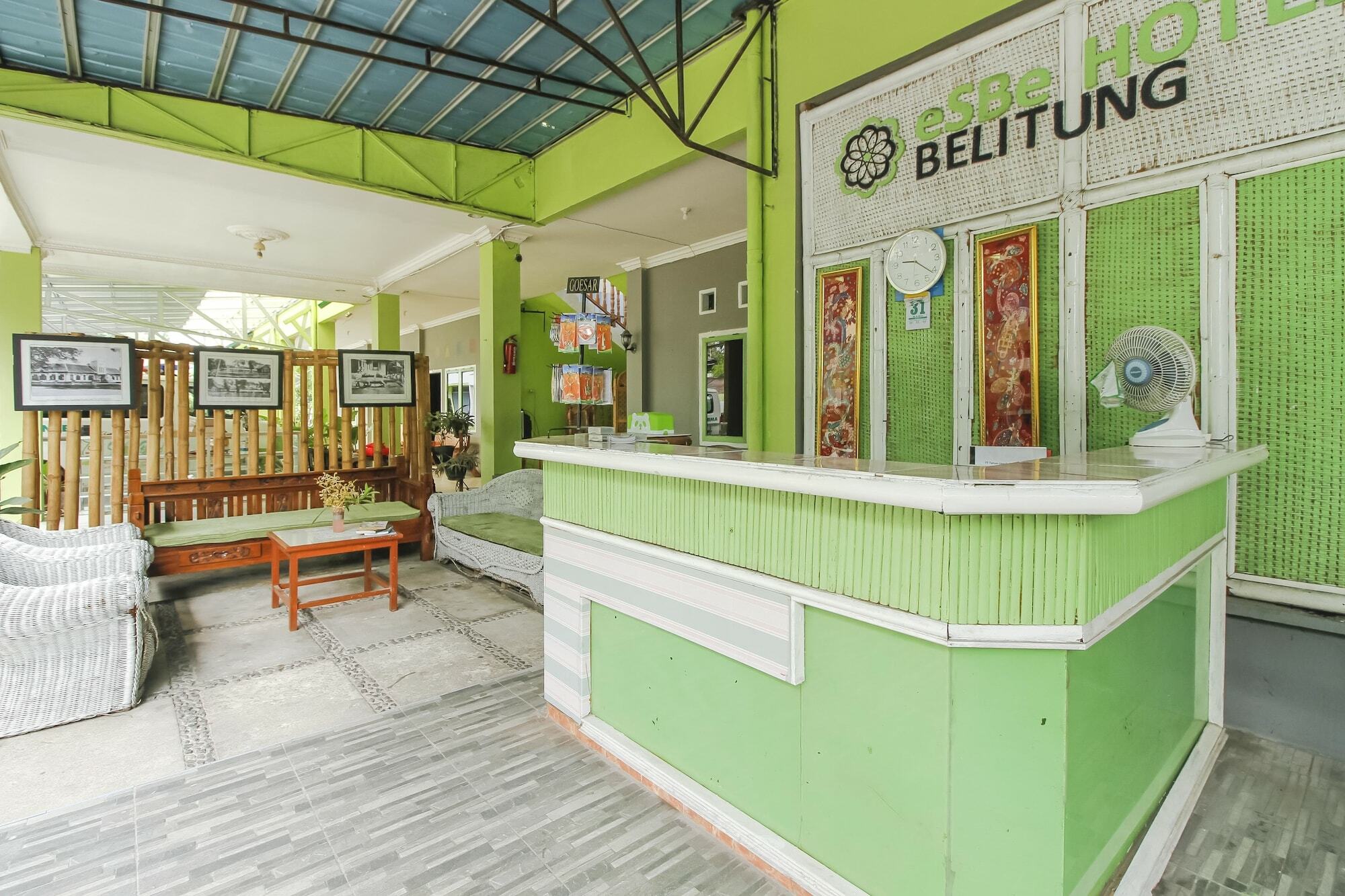 Oyo 2186 Esbe Hotel Syariah Tanjung Pandan Exteriör bild