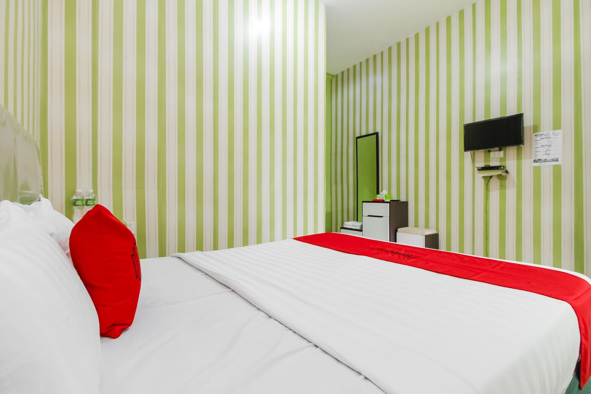 Oyo 2186 Esbe Hotel Syariah Tanjung Pandan Exteriör bild
