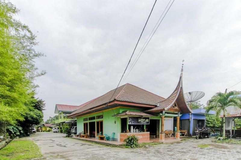Oyo 2186 Esbe Hotel Syariah Tanjung Pandan Exteriör bild
