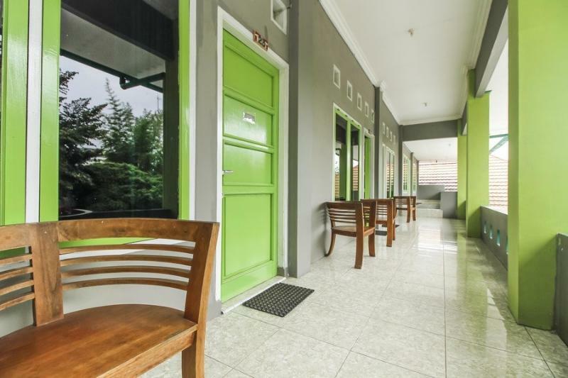 Oyo 2186 Esbe Hotel Syariah Tanjung Pandan Exteriör bild