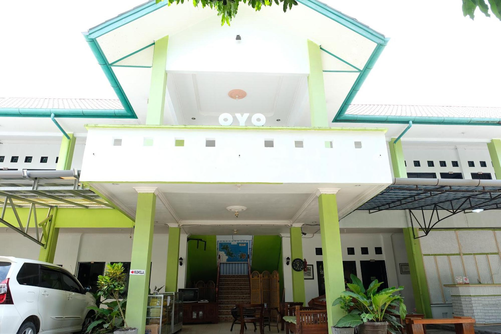 Oyo 2186 Esbe Hotel Syariah Tanjung Pandan Exteriör bild