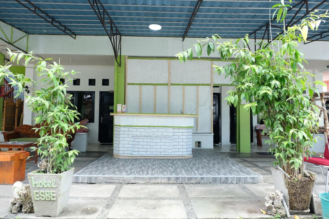Oyo 2186 Esbe Hotel Syariah Tanjung Pandan Exteriör bild