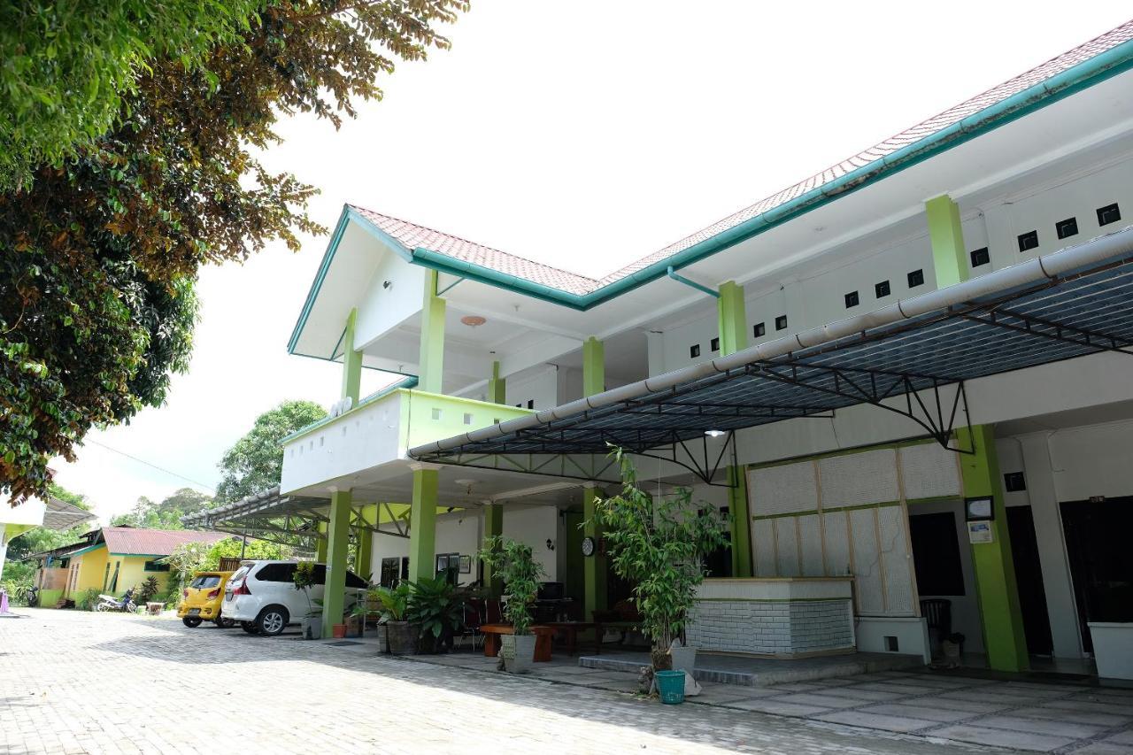 Oyo 2186 Esbe Hotel Syariah Tanjung Pandan Exteriör bild