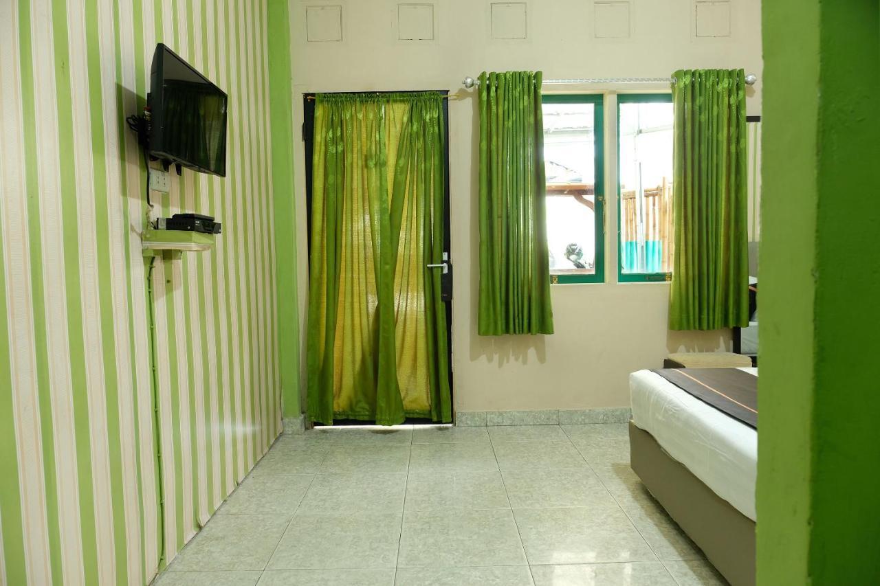 Oyo 2186 Esbe Hotel Syariah Tanjung Pandan Exteriör bild