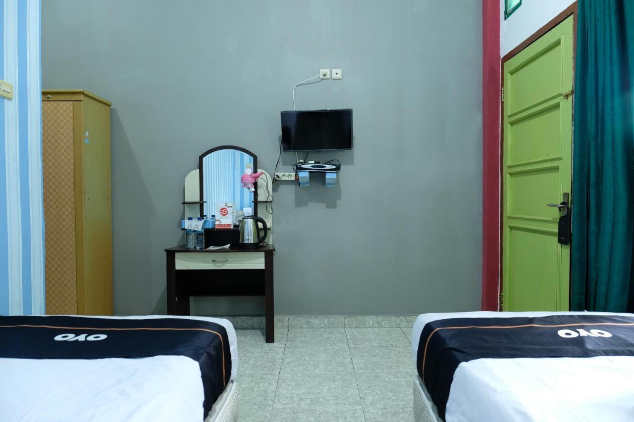 Oyo 2186 Esbe Hotel Syariah Tanjung Pandan Exteriör bild