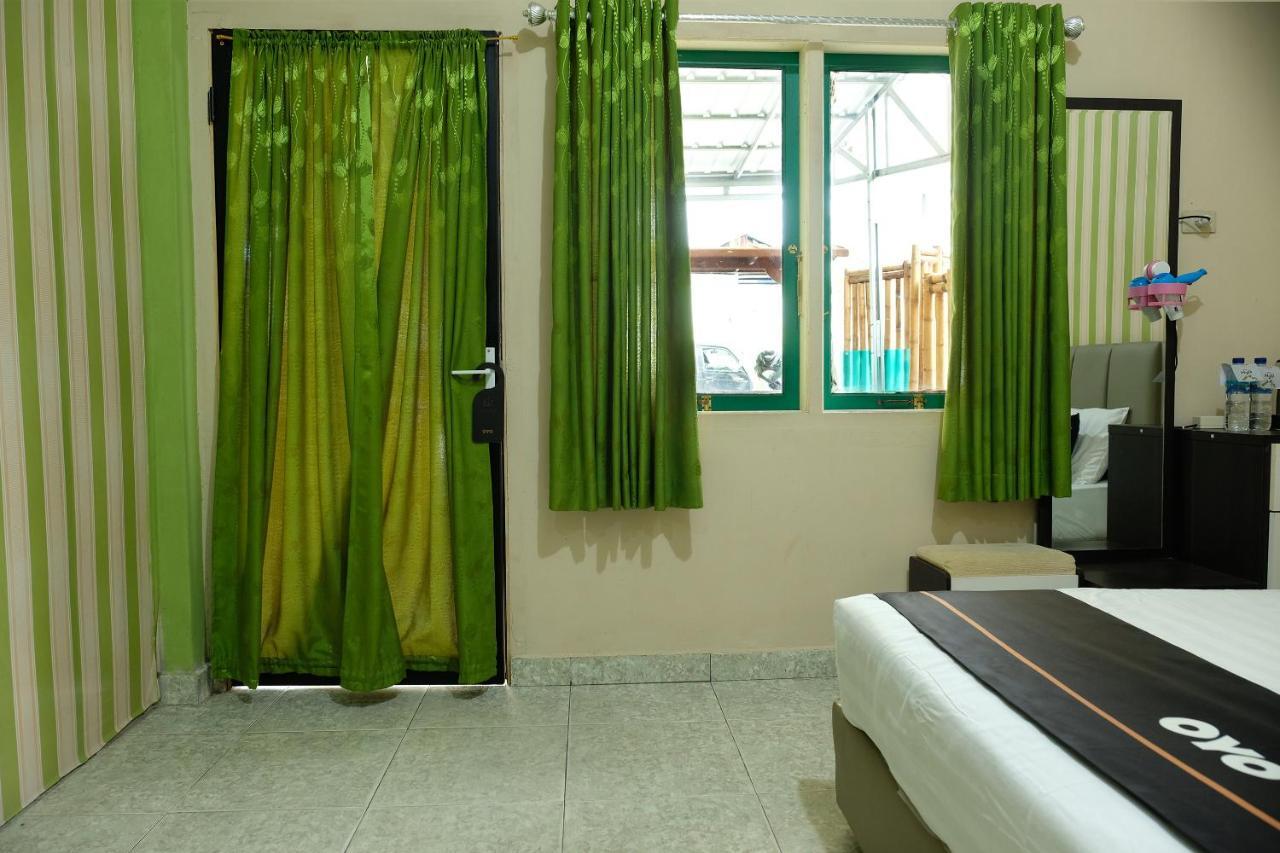 Oyo 2186 Esbe Hotel Syariah Tanjung Pandan Exteriör bild
