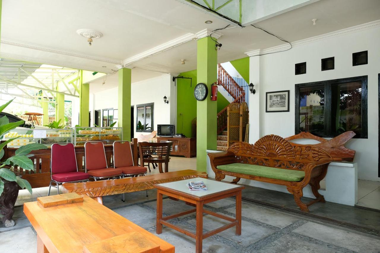 Oyo 2186 Esbe Hotel Syariah Tanjung Pandan Exteriör bild